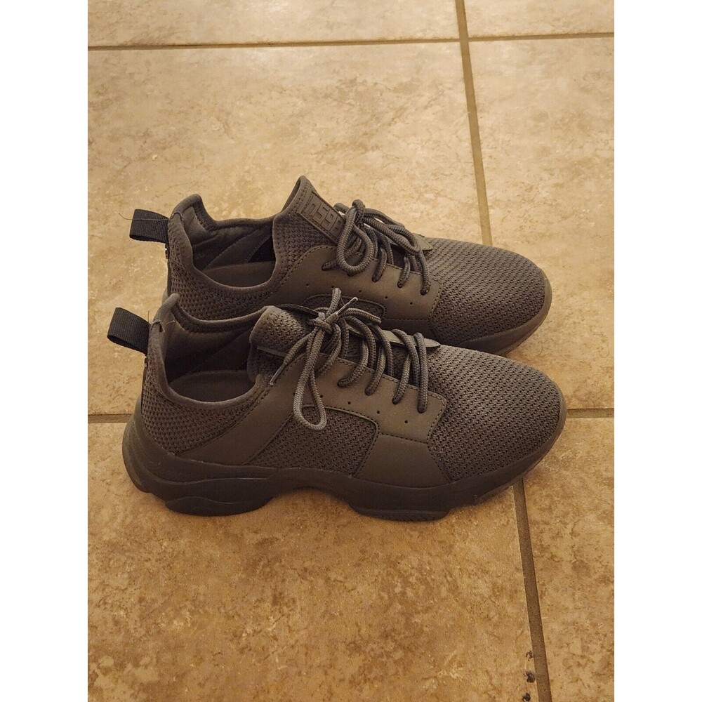 STEVE MADDEN Women Size 10M Ganzo Athletic Gray Sneakers